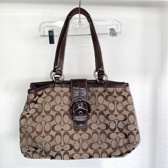 Coach Signature Soho Shoulder Bag F18750 - Picture 2 of 16